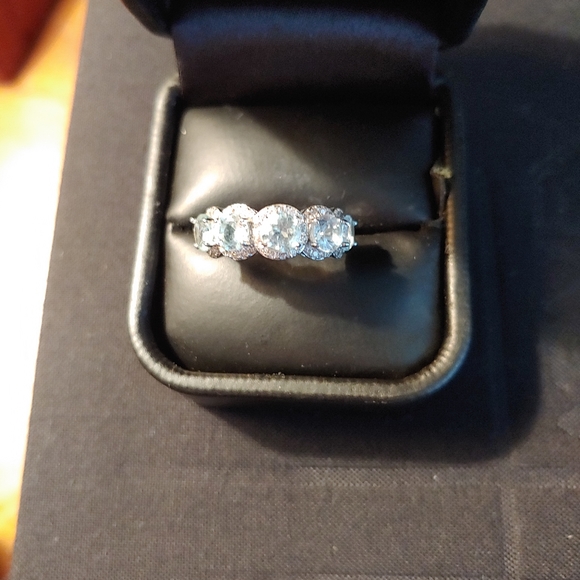Ring - Picture 3 of 5